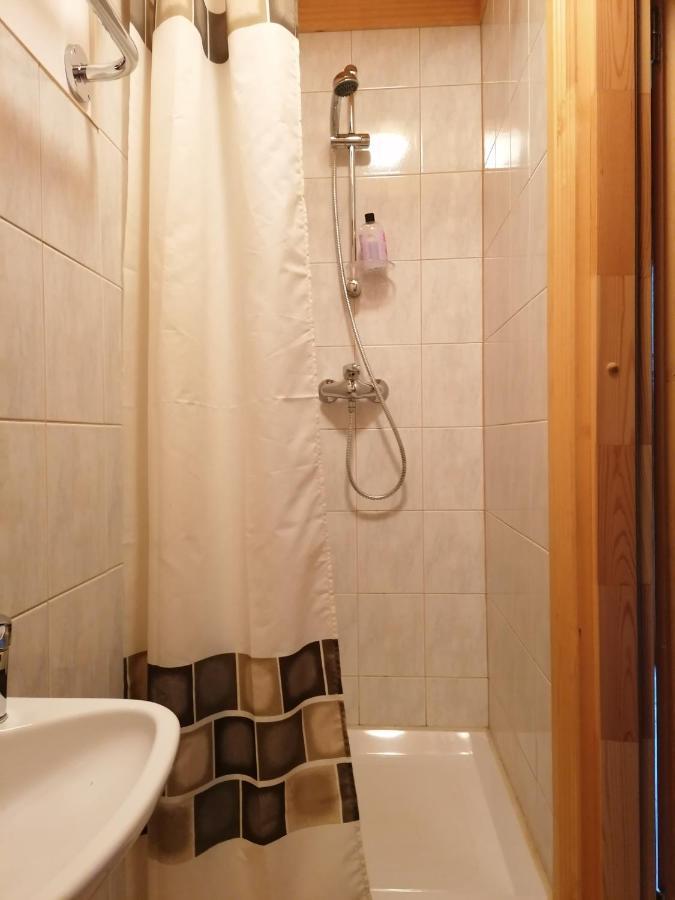 Guest House Unguri Stalbe Esterno foto